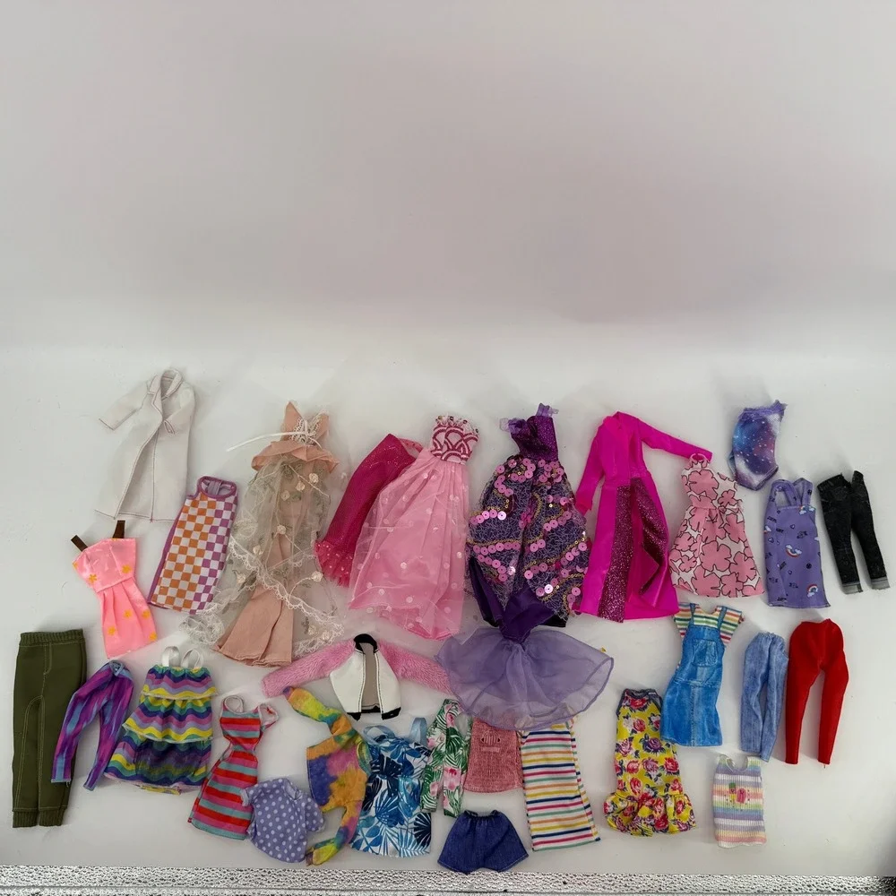 Mattel Barbie Doll Clothes Lot Kids OS Multicolor Dresses Gowns Outfits 25pc - Picture 1 of 11